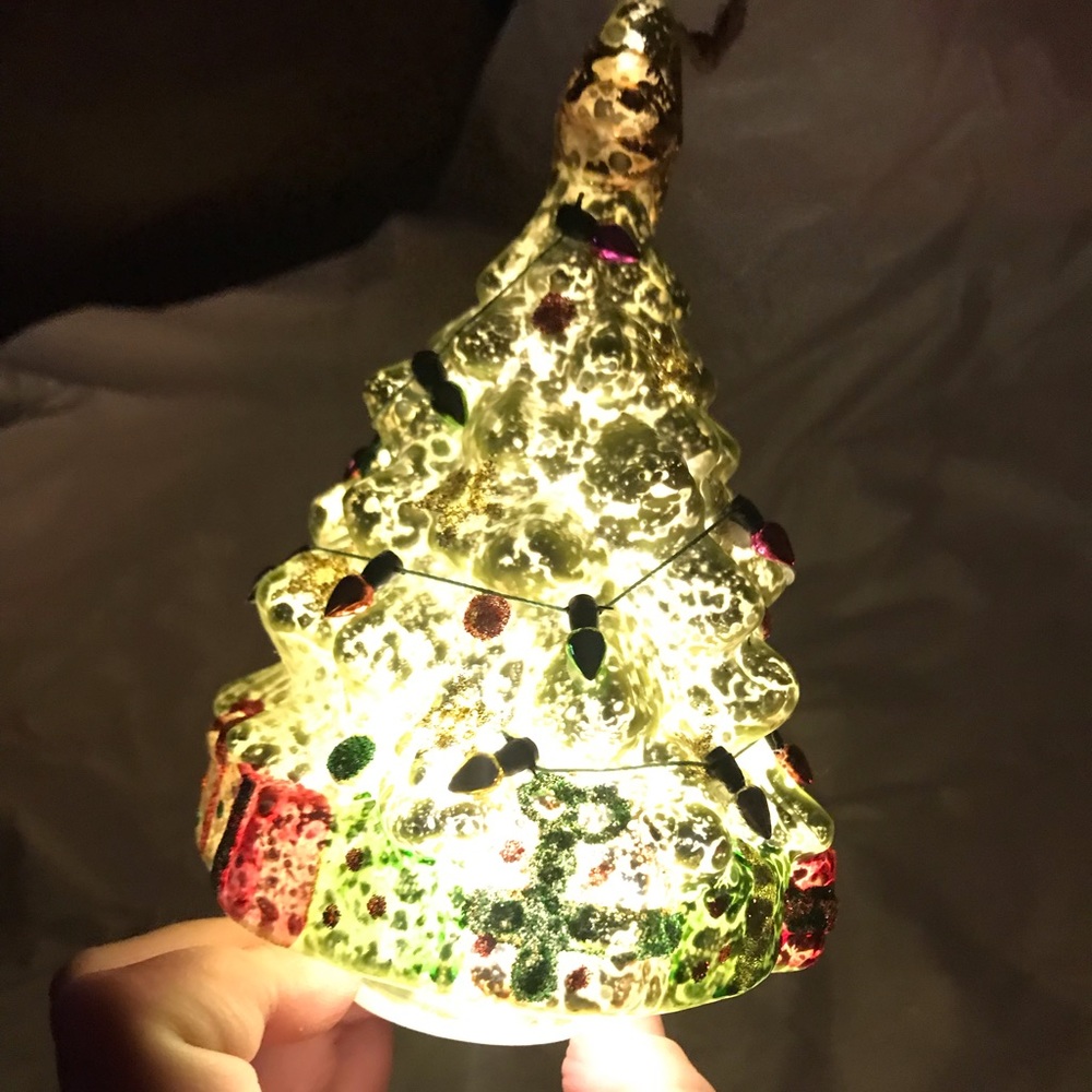 Light up Christmas tree ornament
